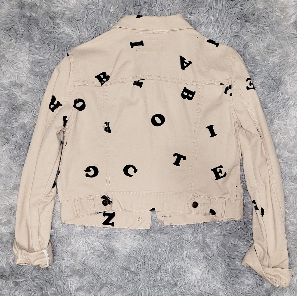 Alphabet Print Denim Cropped Jacket & Reversible Black Jeans - Picture 5 of 9